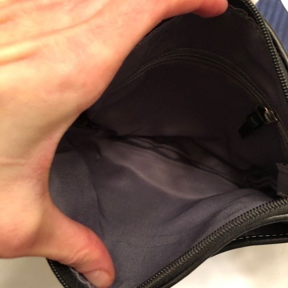 Coach black leather pleated soho crossbody bag - Picture 4 of 10
